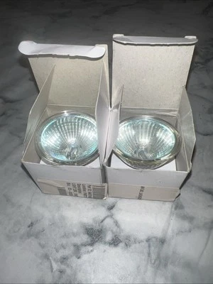 28 Volt 2-Pin Entry Light Replacement Fits Gillig Bus 35W MR16+C, 6407896 QTY 2 - Image 1 of 4