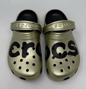 Crocs Classic Clogs Damen 6 Herren 4 Metallic Gold Schwarz Logo Sandalen - Bild 1 von 6
