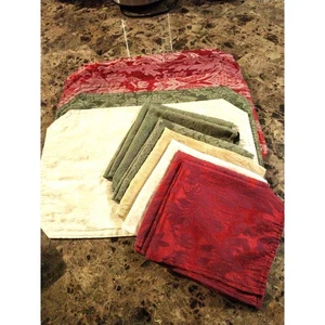 6 Pezzi Tovagliette e Tovaglioli Vintage Festivi Broccato Rosso Verde Avorio Mix Match - Foto 1 di 11