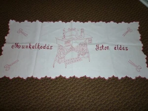 FANTASTIC ANTIQUE / VINTAGE HUNGARIAN REDWORK SINGER SEWING MACHINE RUNNER - Picture 1 of 8