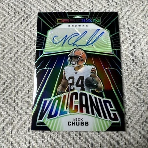 2023 Obsidian Nick Chubb Volcanic Electric Etch Green Auto #11/25 - Bild 1 von 10
