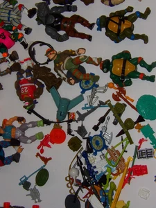 TMNT TEENAGE NINJA MUTANT TURTLES LARGE ACCESSORIES LOT VINTAGE ORIGINAL - Picture 1 of 8