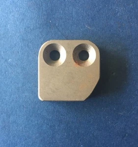 New Mazak Key - Mazak ID # 42341640440 - 25x25x5T - # 4194 - Picture 1 of 3