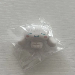 cinnamoroll figurine waiting sanrio characters figure kawaii bandai retro toy - Picture 1 of 3