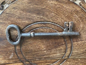 Vintage altes Sammlerstück handgeschmiedet Eisen Hohlfass Skelett Schlüssel Schrank Schlüssel - Bild 1 von 5