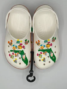 Neu mit Etikett M4 W6 Disney World 50th Anniversary Vault Mickey Ballons Florida Crocs - Bild 1 von 8
