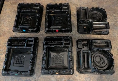 Juego de mesa Dark World 1992 vintage piezas 4 bases de héroe y 2 fosas de castillo Foto 1 de 4