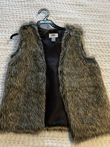 Girls Old Navy Large (size 10-12) Faux Fur Vest - Picture 1 of 2
