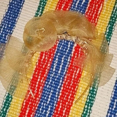 Diadema Fascinador Vintage Dorado Tul y Perla Accesorio para Cabello Mujeres Foto 1 de 4