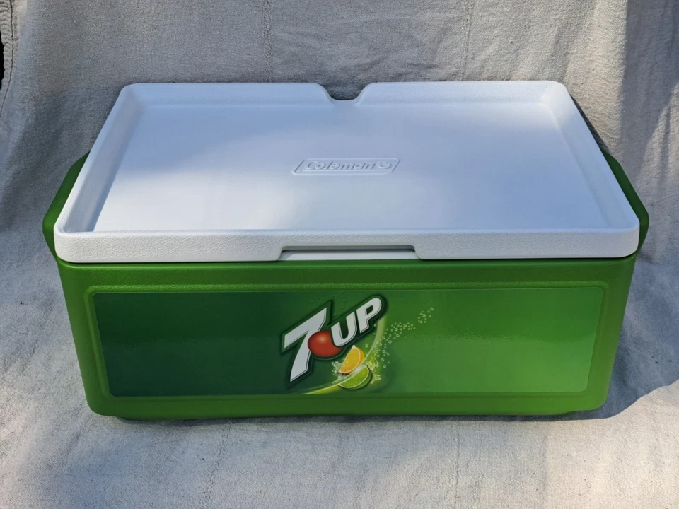 Coleman Apilador de Fiesta Verde Lima 7UP Refrigerador Aislado Modelo 6225 NUNCA USADO COMO NUEVO Foto 1 de 4