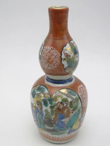 Antique Kutani Porcelain 6 3/4in Bottle Vase Enameled Oriental Scenes gold trim - Picture 1 of 9