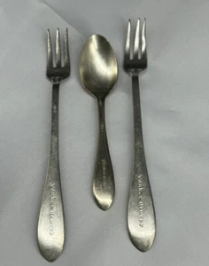 Juego De Colección 3 Tenedores Yankee Drover Inn Newtown Ct Olive y Cuchara Plateada Azúcar - Imagen 1 de 6