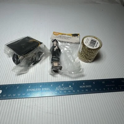 复古 Wilton 毕业蛋糕装饰和金色口音珠 — 第 1/4 张图片