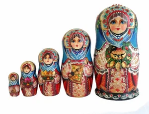 POUPÉES RUSSES MATRIOCHKA PEINTE A LA MAIN PAR CKAVORINA - Imagen 1 de 2