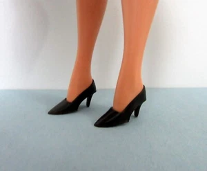Vintage Barbie Clone NERO GOMMA SCARPE PUNTA STRETTA tacchi alti - NON MARCATE - Foto 1 di 8