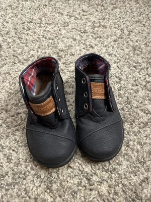 Tom’s Kids T5 Boots - Image 1 of 2