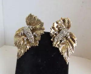 Vintage Kirks Folly Extra Large Frog on Leaves Earrings Ear Clips - Picture 1 of 8