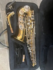 Alto Saxophone with case and mouthpiece. Jupiter JAS-769-II - Picture 1 of 13