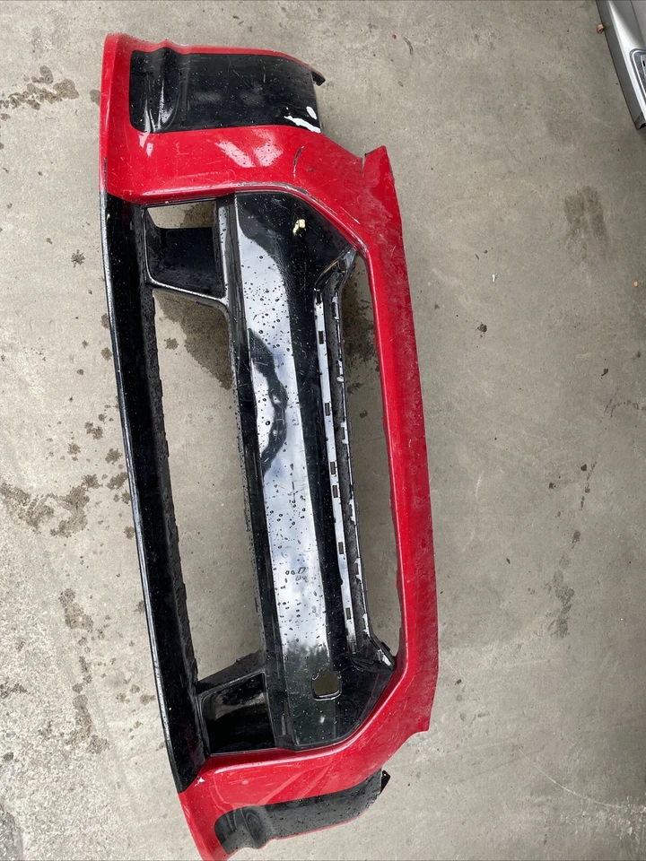 Conjunto de cubierta de parachoques delantero Nissan GT-R R35 2009 *dañado* Foto 1 de 4