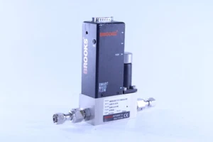 BROOKS Mass Flow Controller 5850S/BC1FA1AB2AA1B1 0-500 sccm N2 - Bild 1 von 2