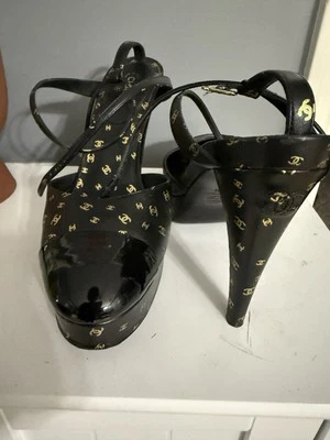 Chanel Logo Mania Pumps - Image 1 of 4