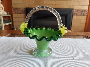 VTG HAND BLOWN GREEN GLASS BASKET WITH APPLIED TWISTED CLEAR HANDLE&YELLOW ROSES - Picture 1 of 8