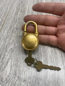 101 Metal Padlock Made in USA Patina Lock & Key vintage - Picture 1 of 10