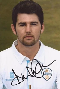 DERBYSHIRE * DAN REDFERN SIGNED 6x4 PORTRAIT PHOTO+COA - Picture 1 of 1