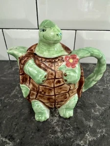 Vintage TURTLE SMALL TEA POT/CREAMER - Picture 1 of 8
