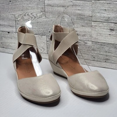 Нежная подошва Kenneth Cole Noa кожи с ремешками низкий на танкетке бежевый размер 6,5 туфли нарядный - Изображение 1 из 4