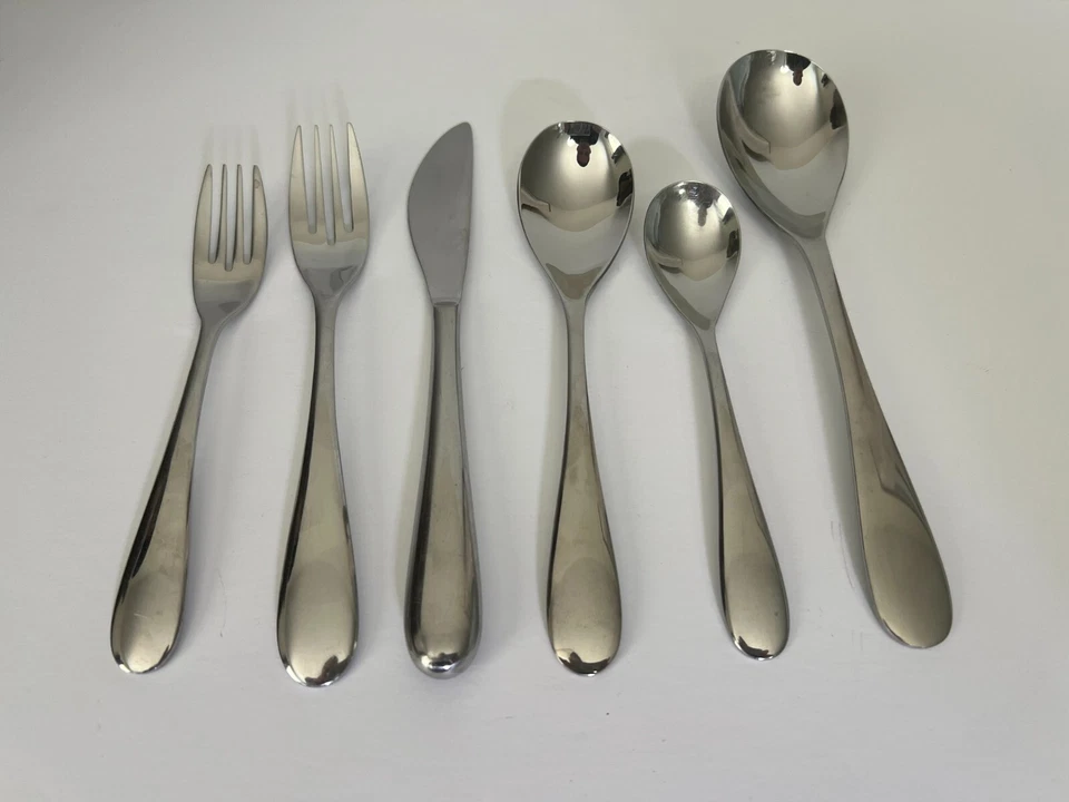 Cubiertos brillantes de acero inoxidable 18/8 Pfaltzgraff SONYA ELECCIÓN Foto 1 de 4