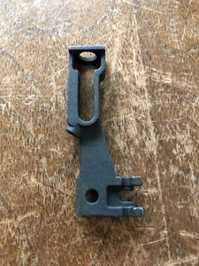 New Delta Scroll Saw Blade Clamp p/n 1347368, fits model 40-650 Type 1 Saw - Picture 1 of 2
