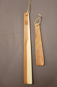 Neu 2er-Set Schuhlöffel Schuhanzieher Anziehhilfe Schuh Holz Lederband,36cm+22cm - Bild 1 von 2