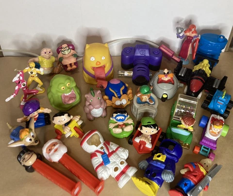 vintage 1980s toy action figure lot, Includes Disneys Gargoyles & Dinosaurs Cover