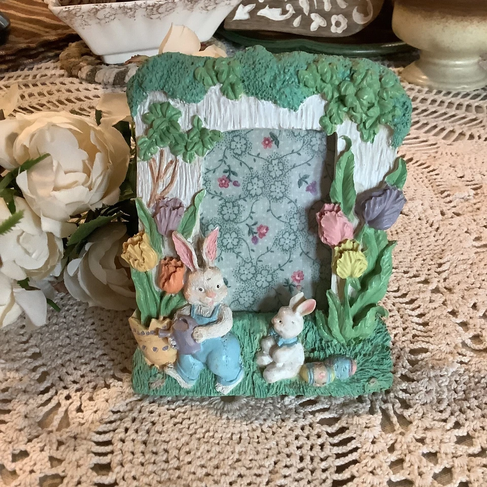 Vintage Pastel Easter tulips bunnies resin small 3D photo picture frame 4"x5" - Image 1 of 4