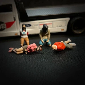 Diorama 1/64 Figure Model City Garage Accessories Men&Girl Scene Doll Model Prop - Picture 1 of 15