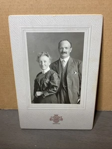 Vintage montiertes Foto William Massey Centerville Iowa Anzug Schnurrbart Glatze B56 - Bild 1 von 4