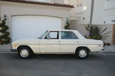 1971 Mercedes W114 /8 250 2.8 CognacTex Sammlerzustand Klima DEmit H Kenzeichen - Bild 1 von 4