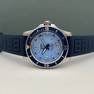 Breitling Superocean A17316D81C1S1 2021 - esfera azul bebé Foto 1 de 4