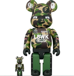 MEDICOM BE@RBRICK LBWK × BAPE 100% & 400% Bearbrick LIBERTY WALK & A BATHING APE - Picture 1 of 2