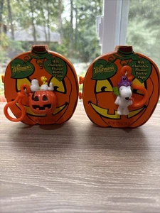 Two Peanuts Snoopy Halloween Keychains in Empty Whitman's Pumpkin box container - Picture 1 of 9