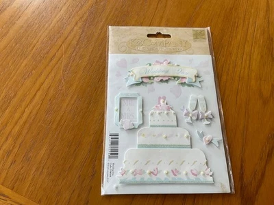 Pegatinas de almohada K & Company, grandes adherencias, pegatinas en relieve y más que elijas Foto 1 de 2