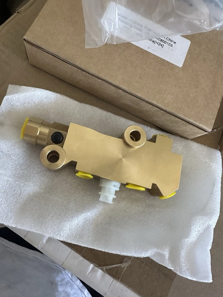 Válvula combinada dosificadora de freno de disco de latón - Universal Ford Chevy Style Foto 1 de 4