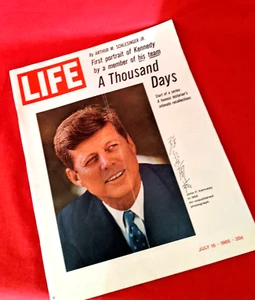Vintage LIFE Magazine (7/16/1965): Schlesinger History of JFK’s First 1,000 Days - Picture 1 of 2