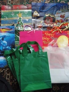 11 Gift Bags Mixed Group Mixed Sizes All Occasion Party Shower Holiday New - Picture 1 of 8