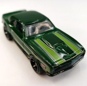 2010 HotWheels '69 COPO Camaro - Green  1:64 Die-cast  (R4-30) - Picture 1 of 8