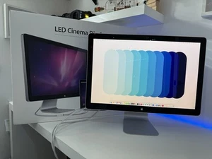 Apple A1267 24" LED Cinema Display - Picture 1 of 10