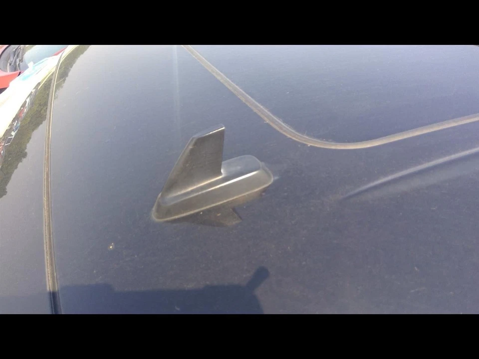 Antena montada en techo GMC YUKON DENALI 2008-2013 aleta de tiburón 25815079    Foto 1 de 4