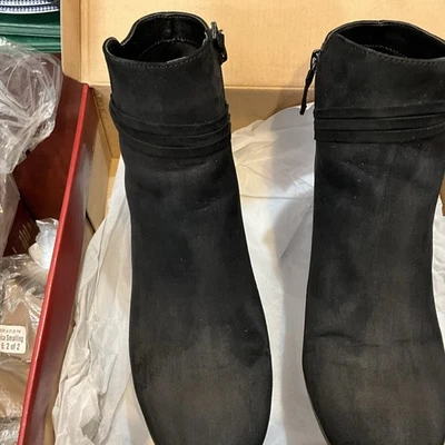 Botines para mujer Dress Barn. Talla 8. Negro. Nuevo en caja. Cremallera. Savana. Foto 1 de 4