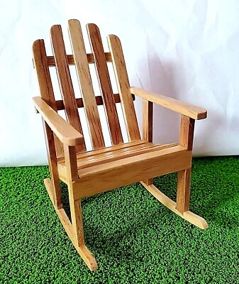 МИНИАТЮРНОЕ ДУБОВОЕ КРЕСЛО-КАЧАЛКА ADIRONDACK для СКАЗОЧНОГО САДА или КУКОЛЬНОГО ДОМИКА 4 дюйма Tx 2 дюйма W - Изображение 1 из 3